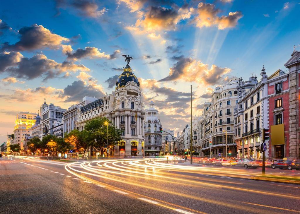 M&F 7 Rooms/7 Bathrooms Over Gran Via Мадрид Экстерьер фото