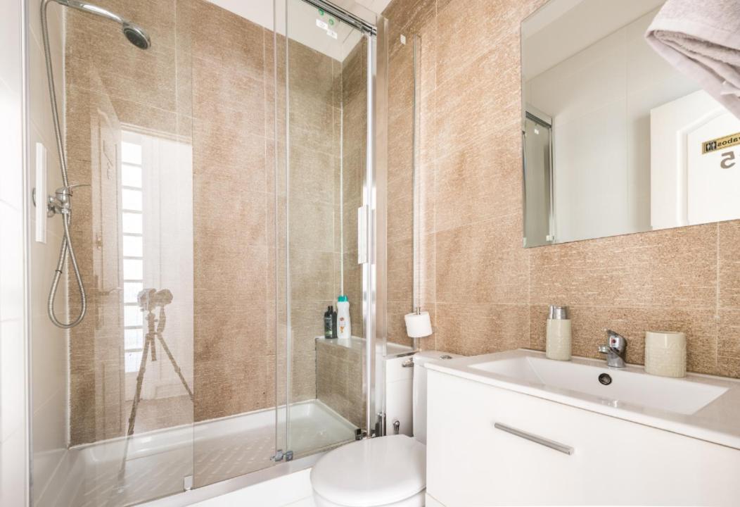 M&F 7 Rooms/7 Bathrooms Over Gran Via Мадрид Экстерьер фото